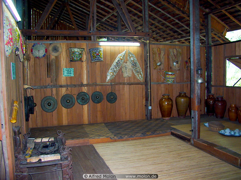 24 Inside the Kenyah house