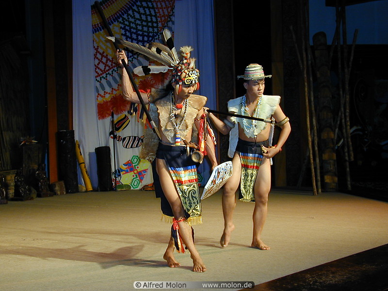 39 Sarawak dance performance