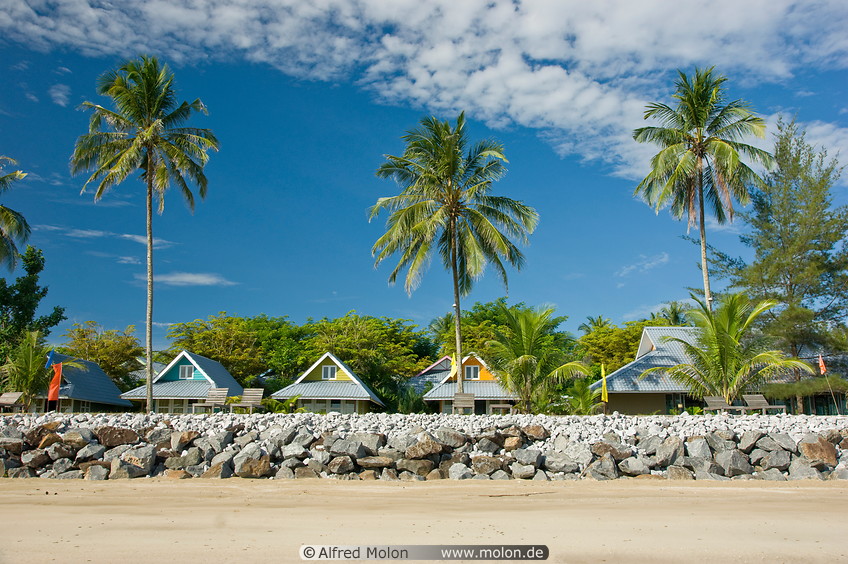05 Sematan palm beach resort