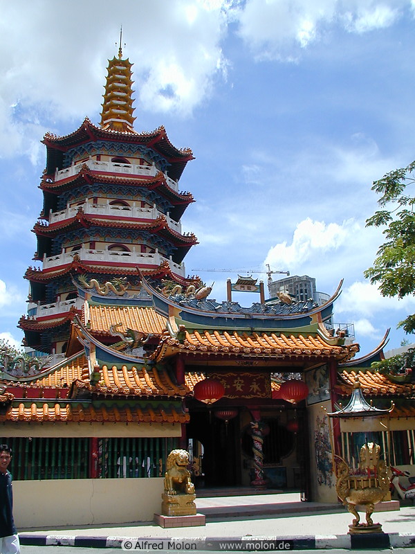 13 Tua Peh Kong Chinese temple