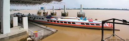 06 Speedboat in Sibu harbour