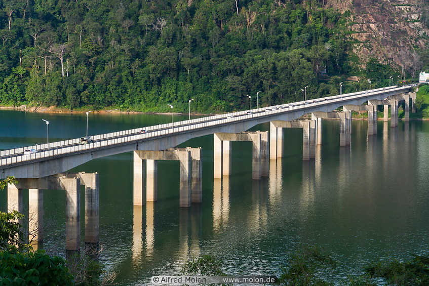 08 Bridge over Temenggor lake