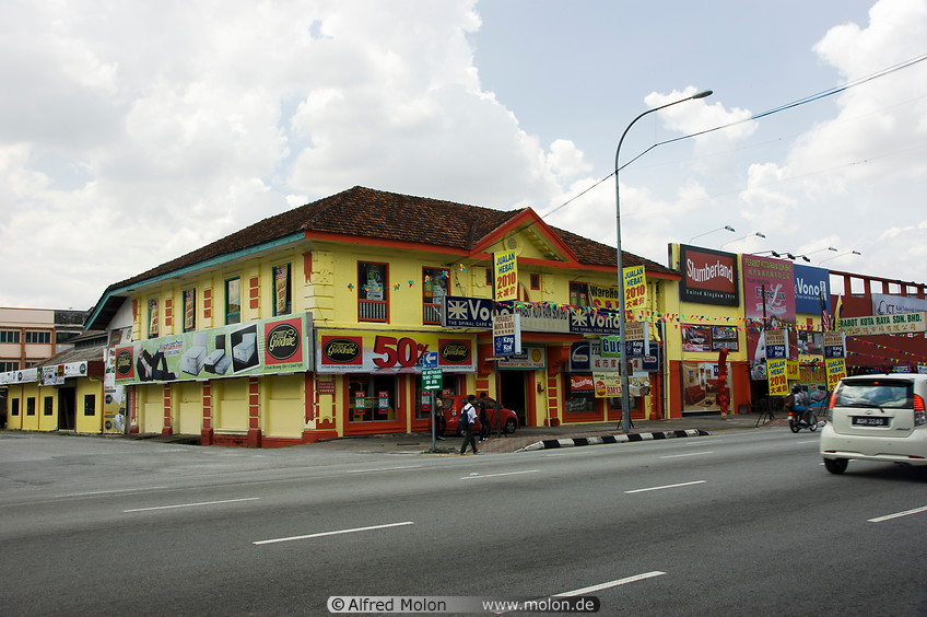 13 Shops on Sultan Idris Shah street