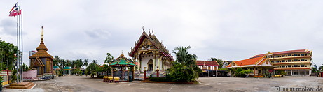 32 Wat Nikrodharam Buddhist temple