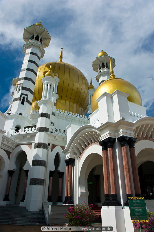 10 Ubudiah mosque