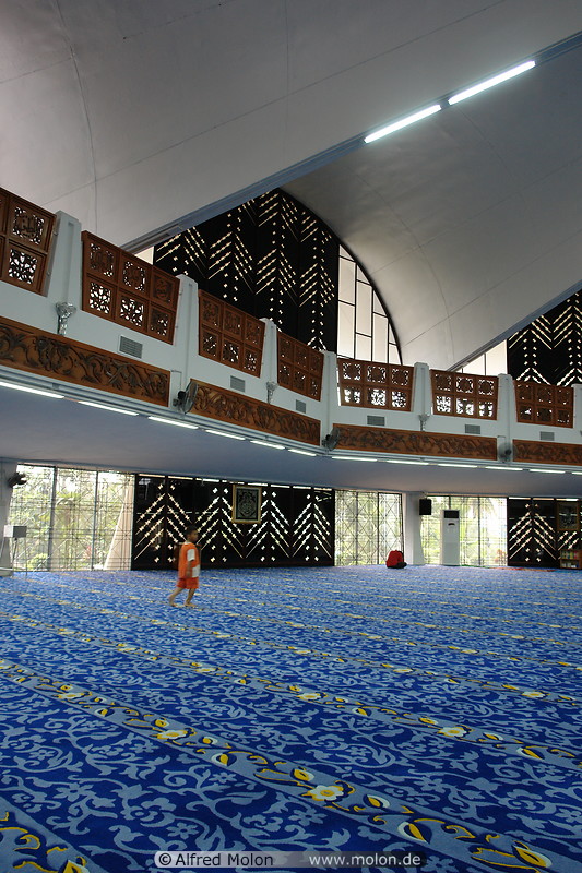 29 State mosque interior