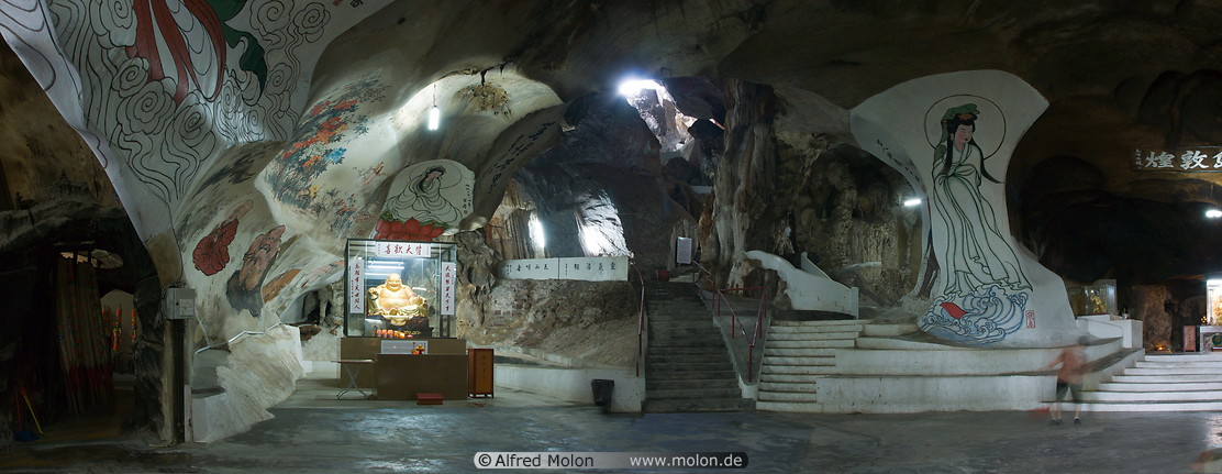 04 Cave with mural paintings