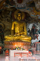 02 Golden Buddha statue