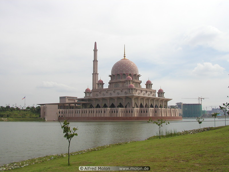 01 Putra mosque