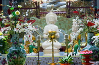 09 Altar decorated with flowers