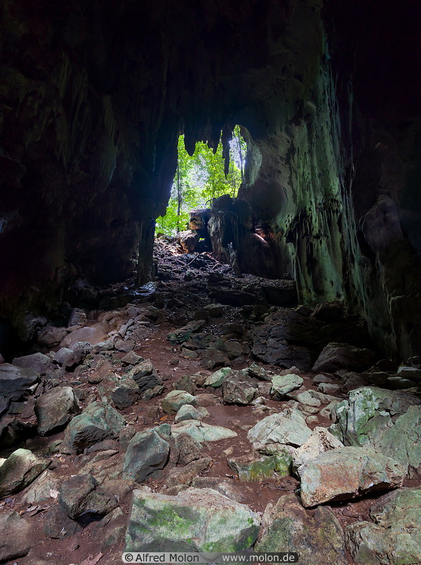 04 View towards Gua Labu cave entrance