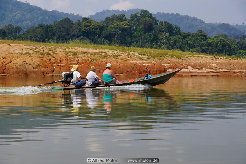 20 Sampan boat with tourists