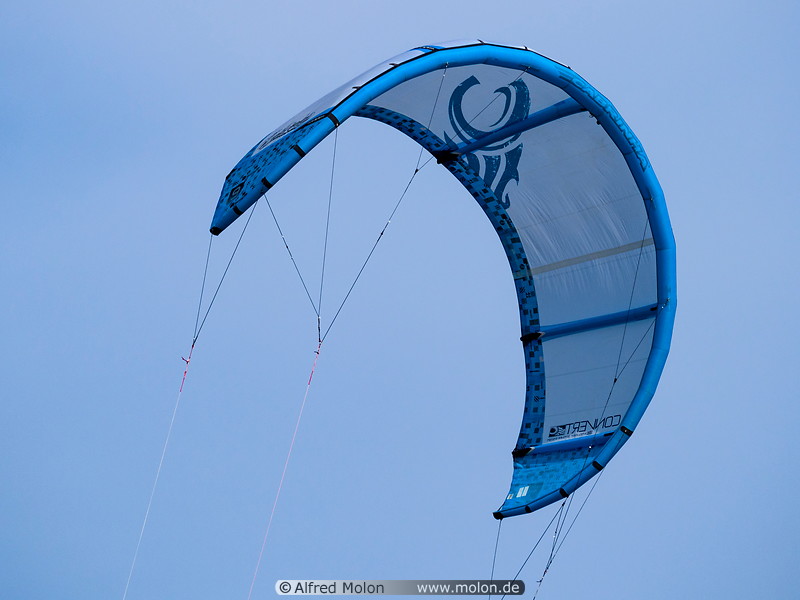 30 Inflatable kite