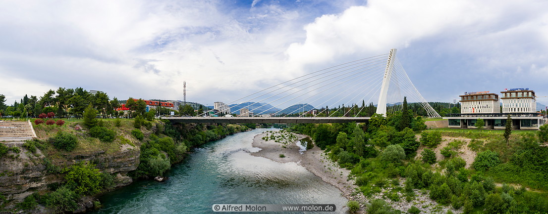 13 Moraca river and Milenium bridge