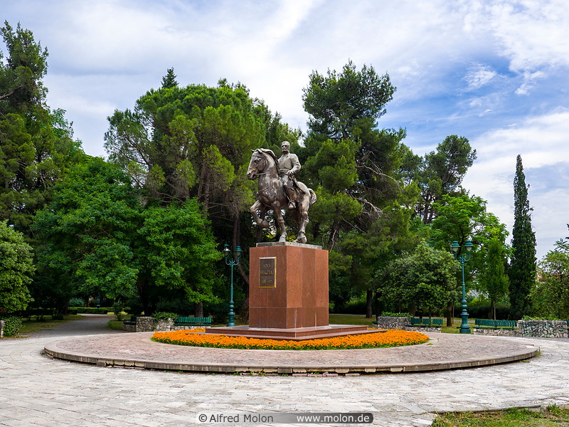 22 Monument to king Nikola