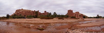 12 Ait Ben Haddou and river