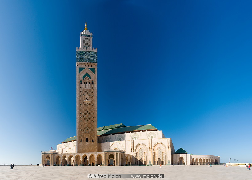 03 Mosque and esplanade
