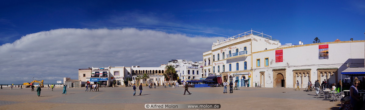 24 Moulay Hassan square