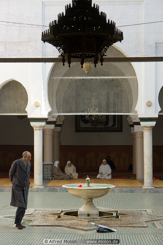 07 Mosque inner court