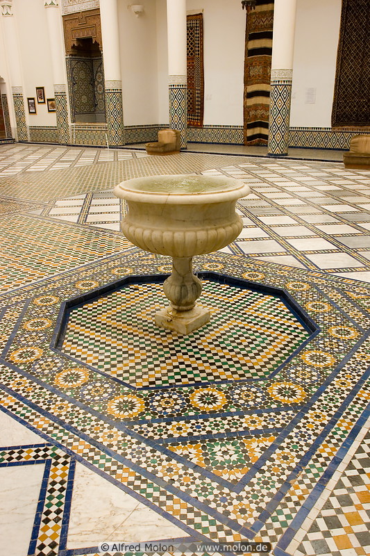 04 Floor with Islamic mosaics and fountain