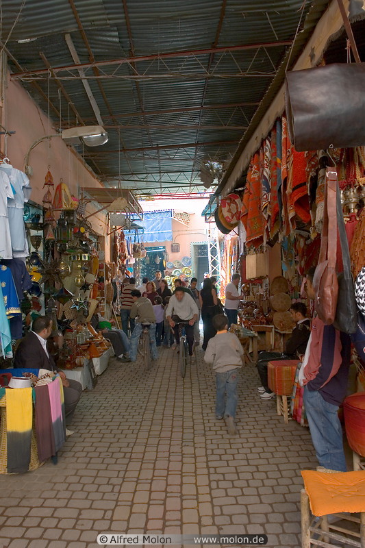 17 Narrow alley and shops