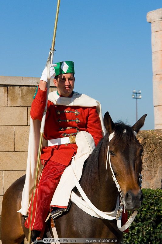 03 Guard in red uniform on horse