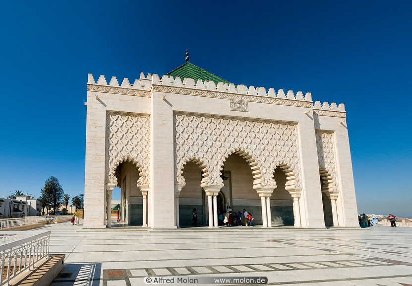 13 Mausoleum building