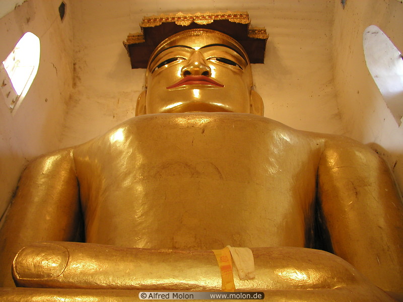 06 Manuha pagoda - Buddha statue