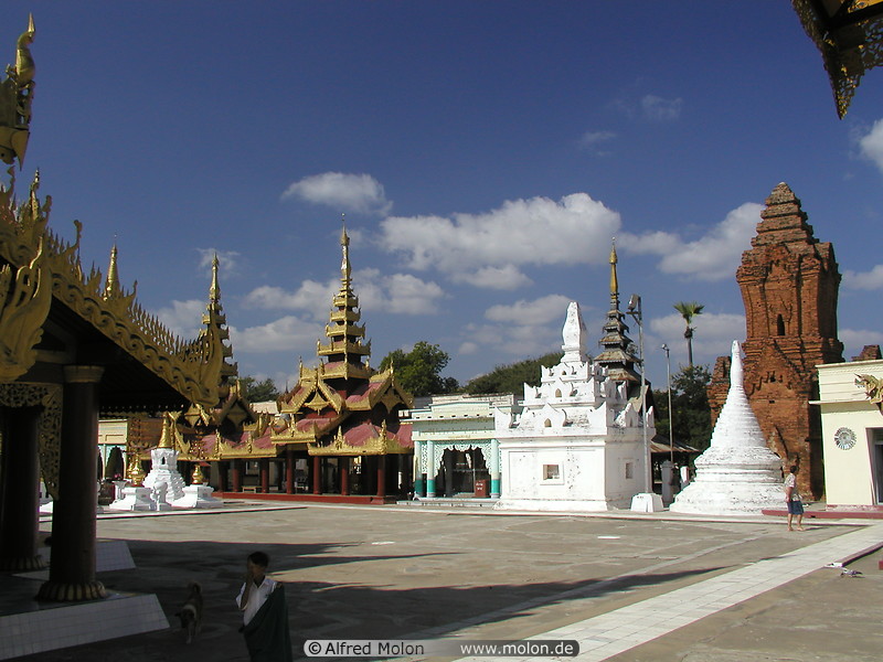 16 Shwezigon pagoda