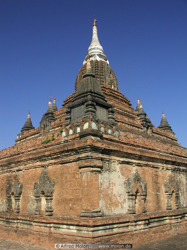 13 Nagayon pagoda
