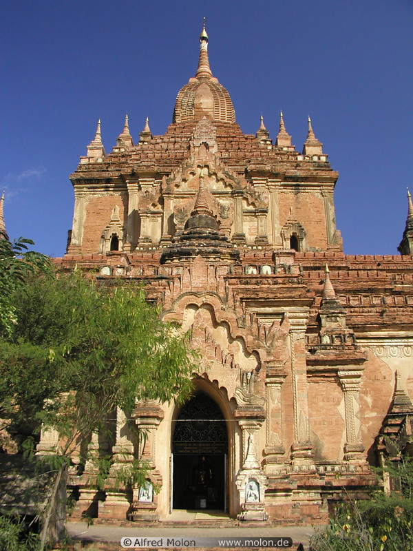 22 Htilominlo pagoda