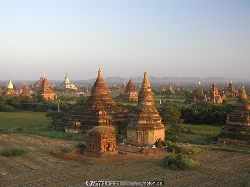 06 Evening view over Bagan plain