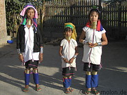16 Long neck Padaung women and children