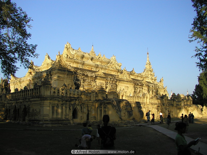 06 Maha Aungmye Bonzan Monastery