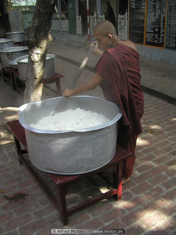 02 Monk cooking rice