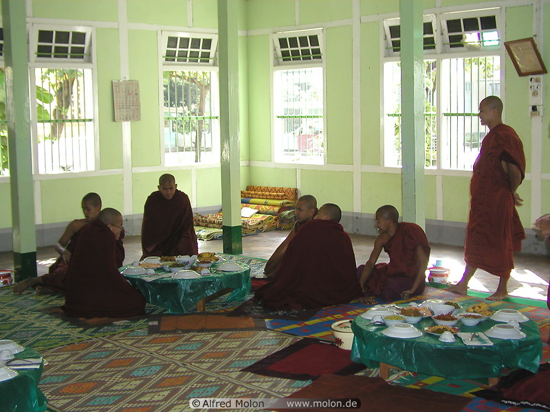 04 Mahagandhayon monastery