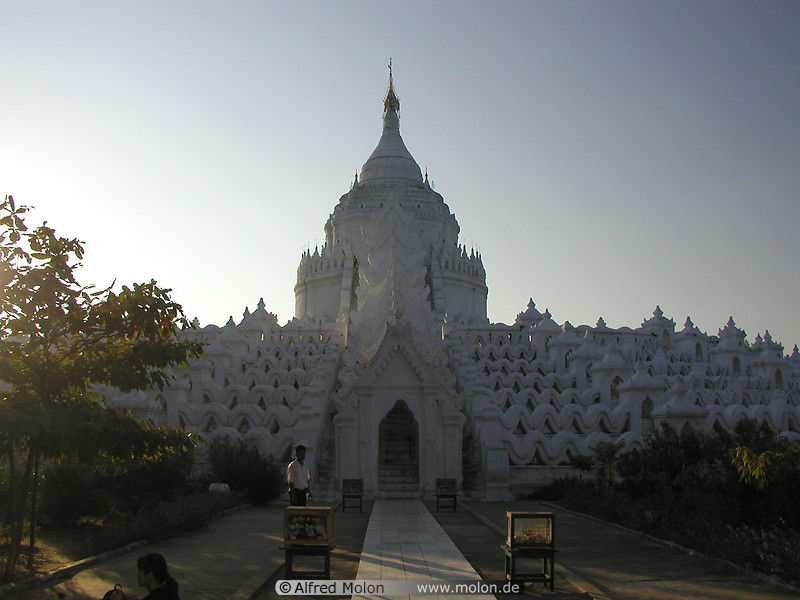 06 Hsinbyume pagoda