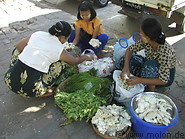 08 Vegetable sellers in Yangon