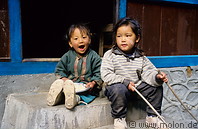 04 Nepali children in Dharapani