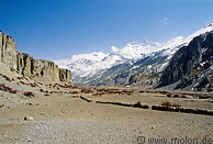 28 View on the cliffs of Manang Valley