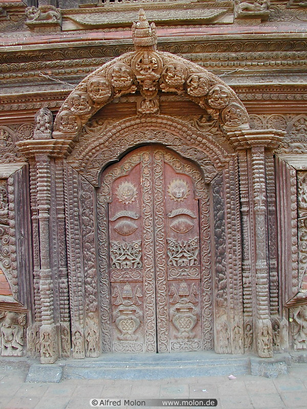 14 Door with wood carvings