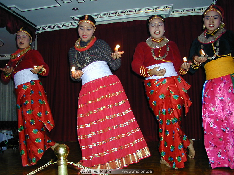 05 Nepali dancers
