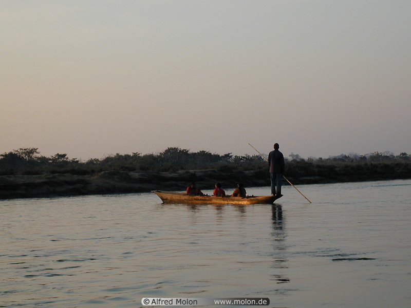 21 Villagers crossing the Rapti river in Chitwan NP