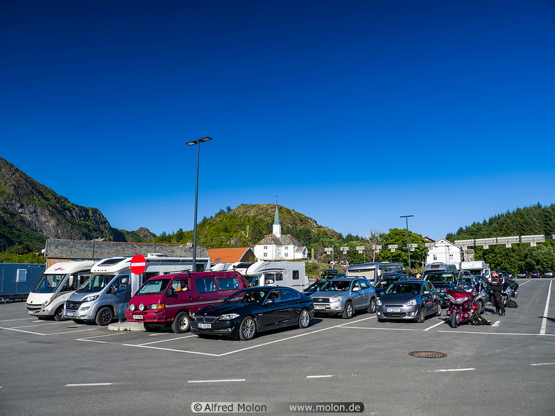 39 Moskenes harbour parking area