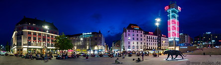 32 Jernbanetorget square at night