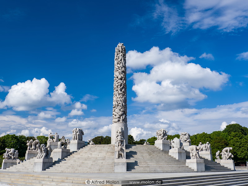 15 Monolith statues complex