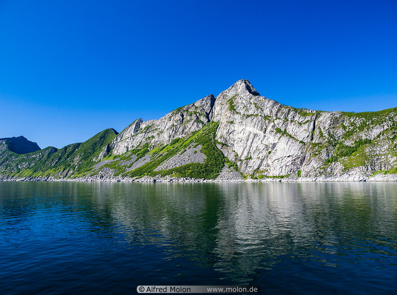 30 Gryllefjord cliffs