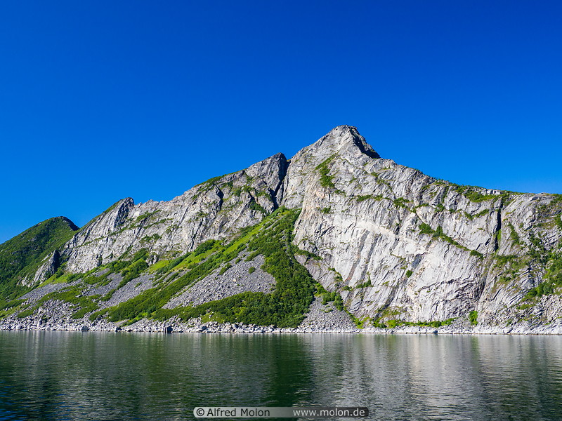 31 Gryllefjord cliffs
