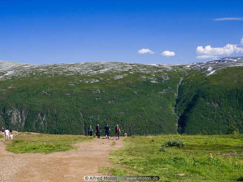 21 Mountain trail to Tromso