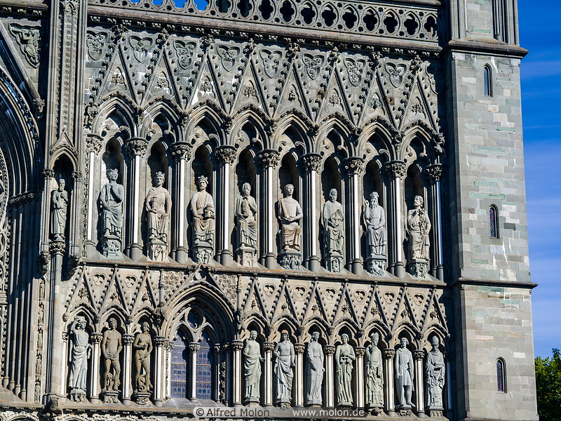 23 Nidaros cathedral facade detail